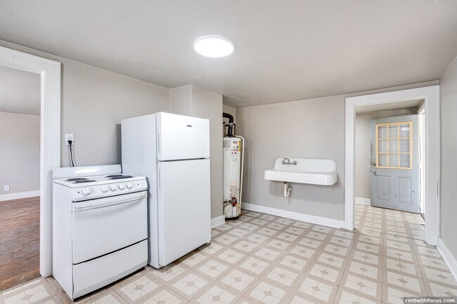 Building Photo - 848 Howard St