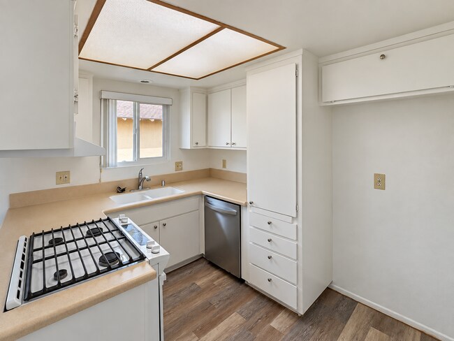Building Photo - 2164-2164 Via Robles