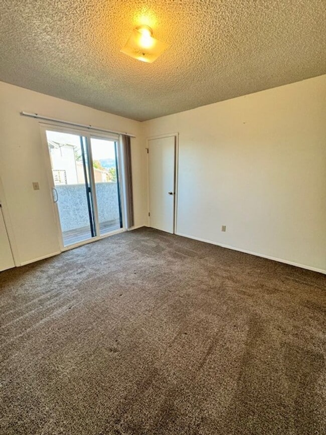 Building Photo - 2 Bedrooms 1 Bathroom-Pet Friendly