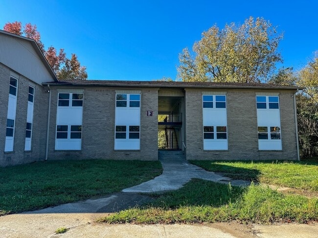 Building Photo - 204 S Clydeton Rd