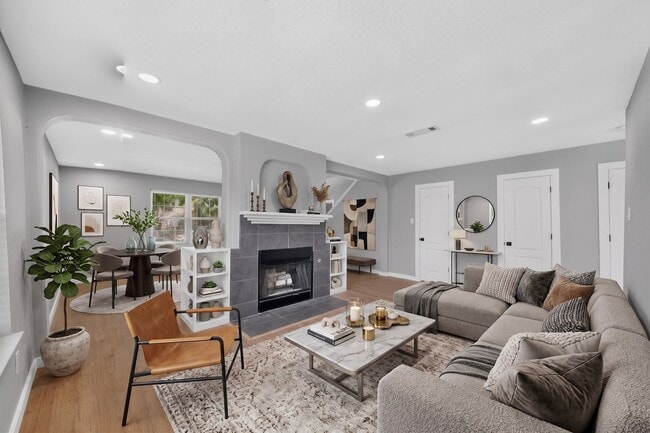 Building Photo - 1410 Thistle Cir