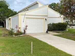 Building Photo - 136 Woodside Dr