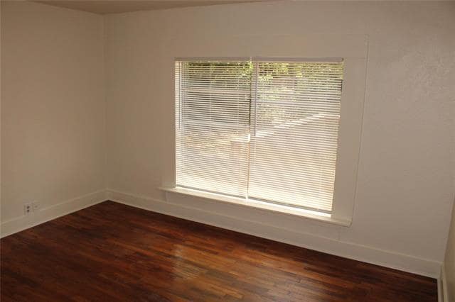 Building Photo - 115 1st St