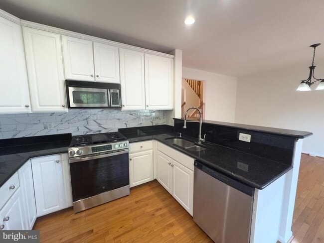 Building Photo - 24652 Kings Canyon Square