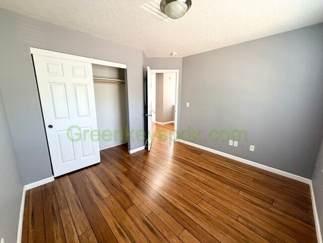 Building Photo - Awesome 3-bedroom 2.5-bathroom house in Arbor Roses Neighborhood in Hillsboro