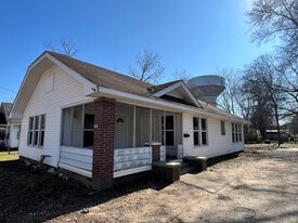 Building Photo - 809 E Sullenberger Ave