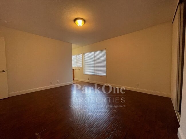 Building Photo - Nicely Update Home Now Available in the Crossings