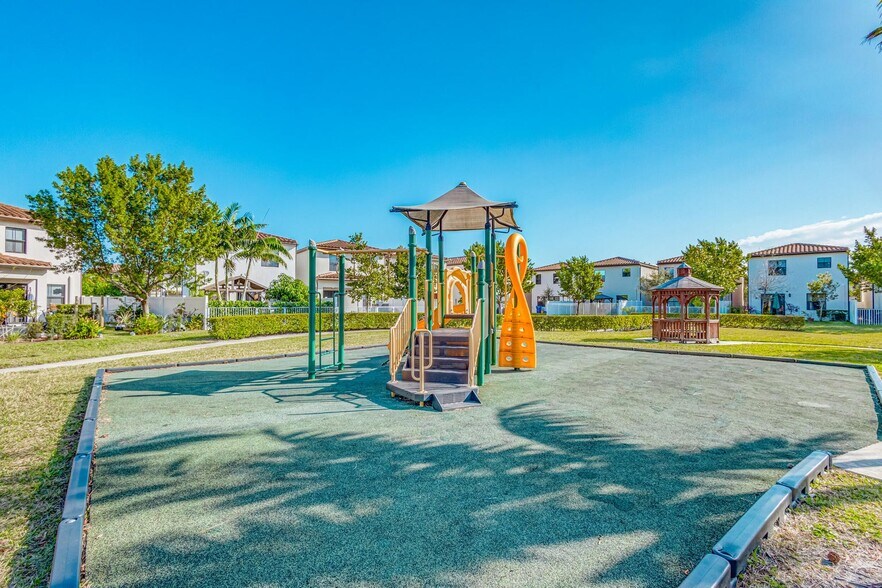 Building Photo - 5007 Woods Edge Cir