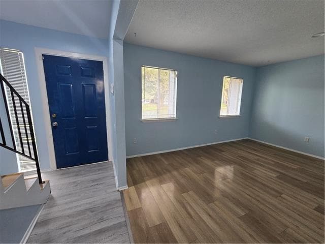 Building Photo - 305 E Club Dr