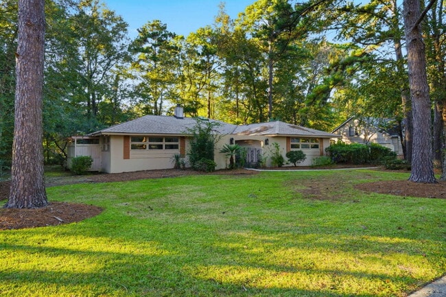 Building Photo - 815 Farm Quarter Rd