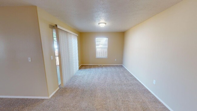 Building Photo - Updated Two Level Home in Sandy with Backyard. Pet Friendly