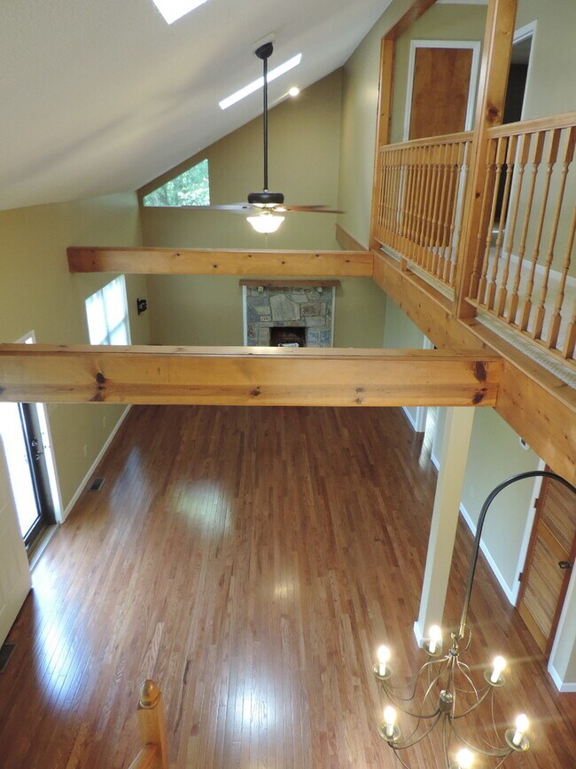 Building Photo - 404 Wintergreen Dr
