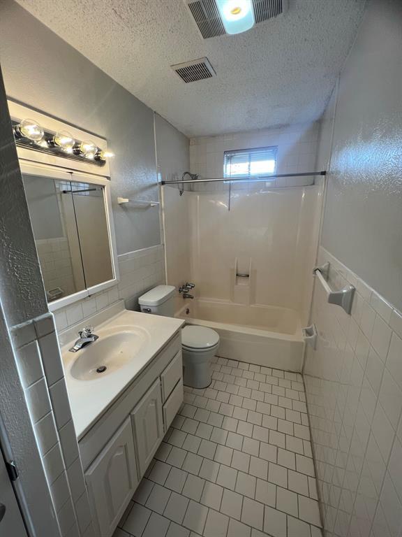 Building Photo - 1108 Echo Ln