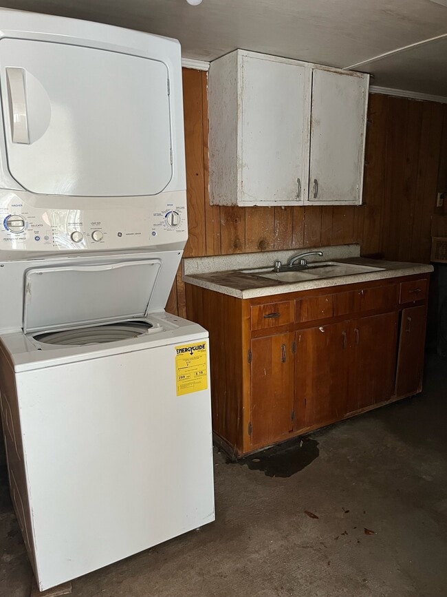 Building Photo - 2227 E 40th St