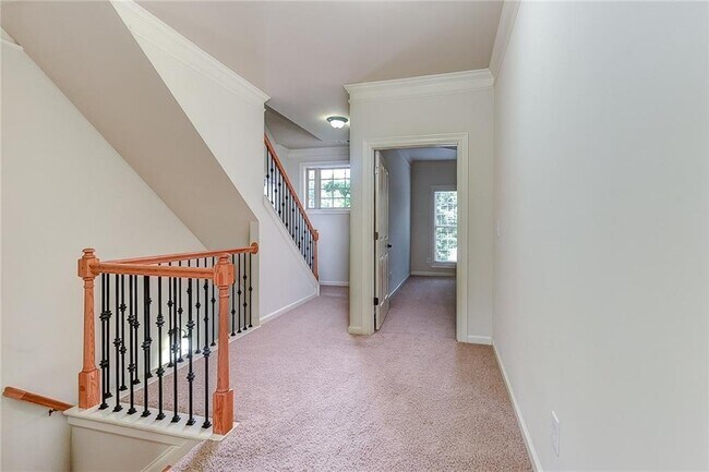 Building Photo - 10424 Park Walk Point