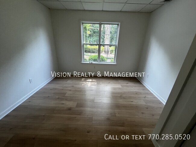 Building Photo - 64 Wooddale Ln