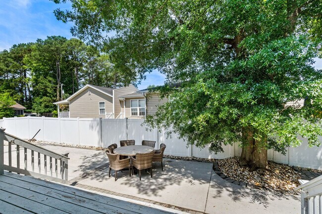 Building Photo - 433 Belle Dr