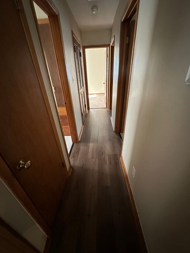 Building Photo - 3 Bedroom, 1.5 Bathroom House