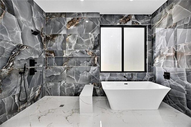 Building Photo - 127 Deer Cyn Dr