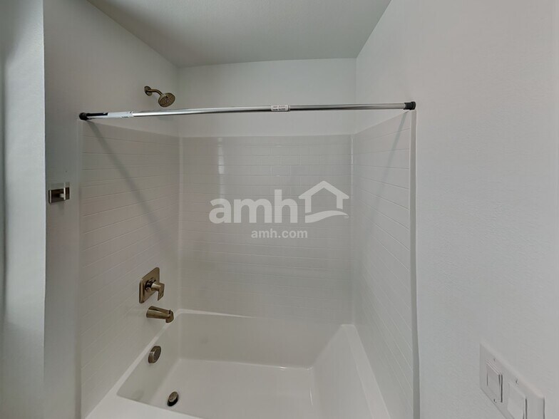 Building Photo - 104 Island Plumeria Ln