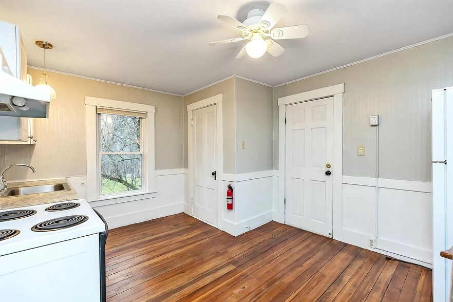 Building Photo - 40 Wilford St