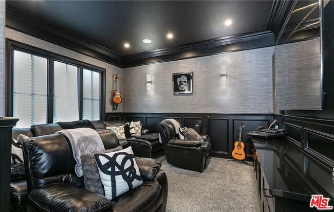 Building Photo - 5225 Topeka Dr