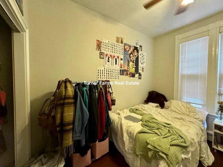 Building Photo - 719 Parker St