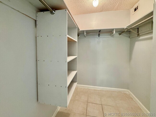 Building Photo - 334 SW 86th Ave
