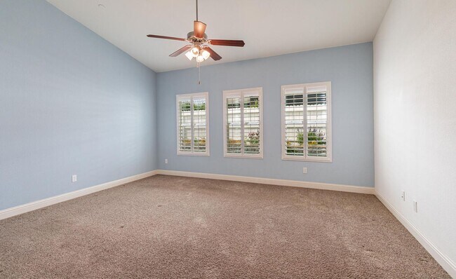 Building Photo - Amazing 3 Bedroom+Flex Room/2 Bath/3 Car G...