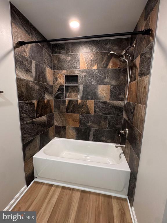 Building Photo - 8611 Beekman Pl