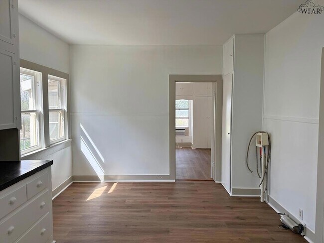 Building Photo - 1810 7th St