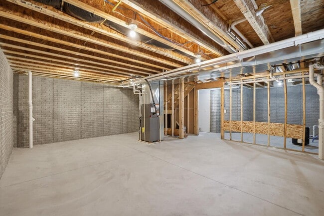 Building Photo - 330 Cattail Ct