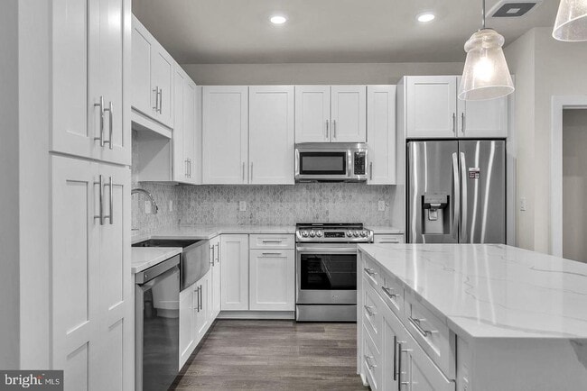 Building Photo - 1761 Old Meadow Rd