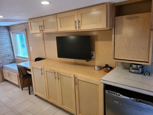 Building Photo - The Casita