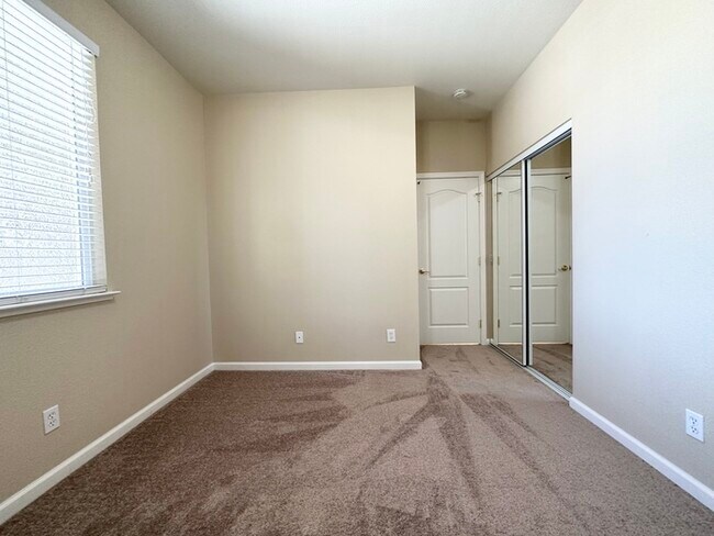 Building Photo - Beautifully Updated 3-Bedroom, 2-Bath Home...