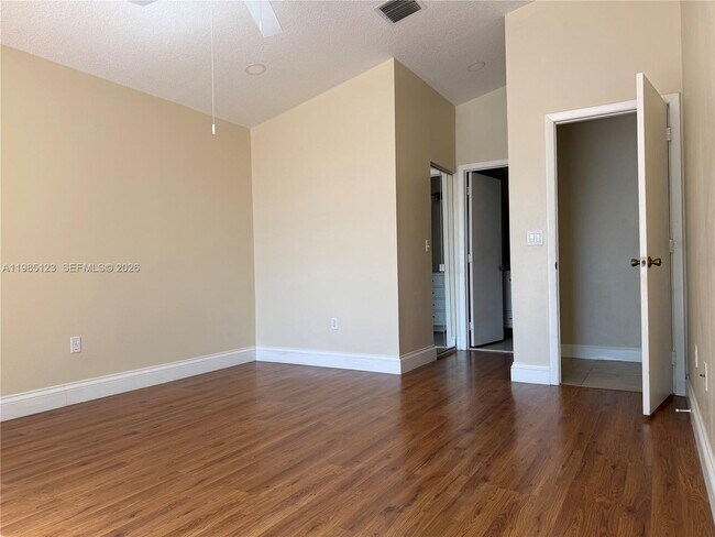 Building Photo - 15686 NW 12th Manor