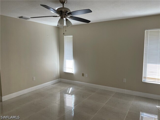 Building Photo - 255 Pine Valley Cir