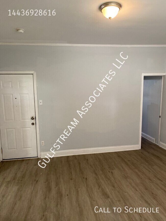 Building Photo - 2136 N Fulton Ave