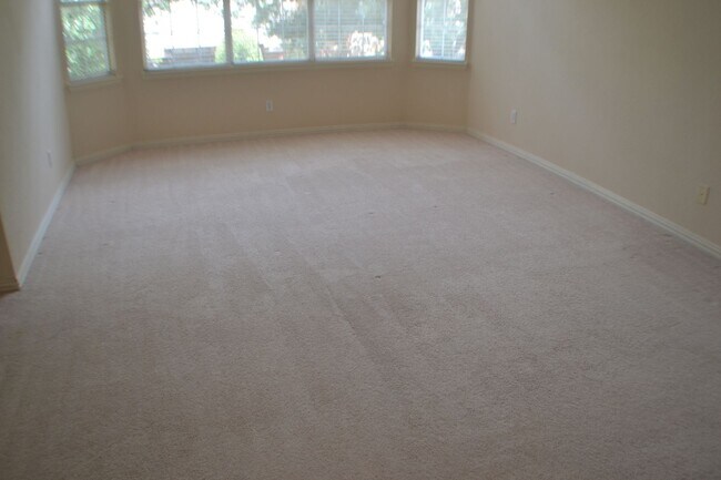 Building Photo - House For Lease in Plano