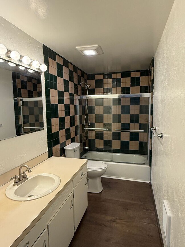 Building Photo - 2 Bed, 1 Bath + Bonus Room & Carport - peaceful country living just minutes from town!