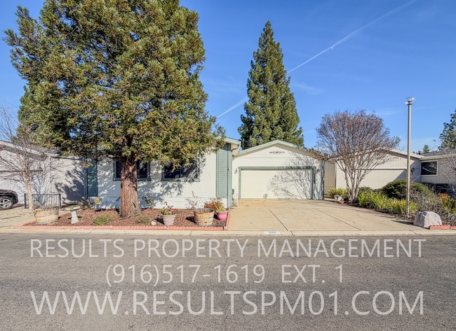 Building Photo - Fantastic Over 55 Community! Amenities! 2 bedroom