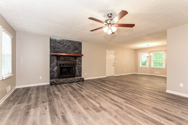 Building Photo - 709 Cloudland Ct