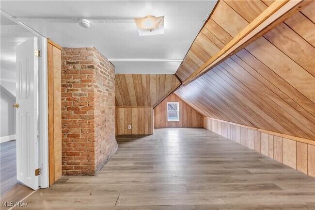 Building Photo - 2911 Ludlow Rd