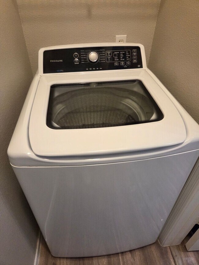 Building Photo - San Simeon Condo