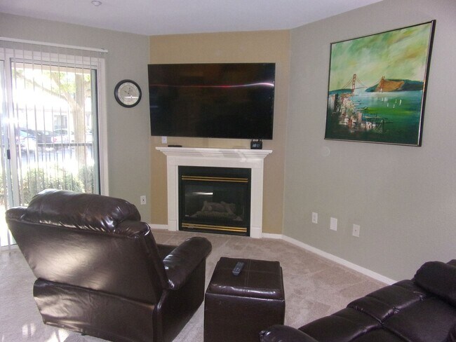 Building Photo - Oaks Senior Commons