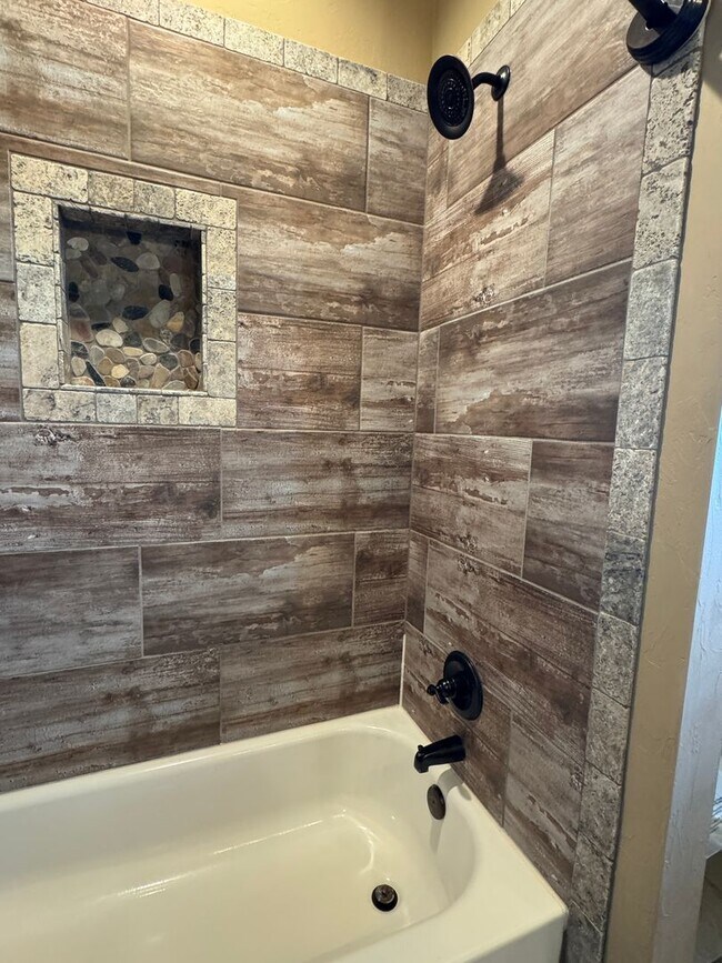 Building Photo - 8294 SE 90th St