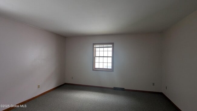 Building Photo - 821 Salina St