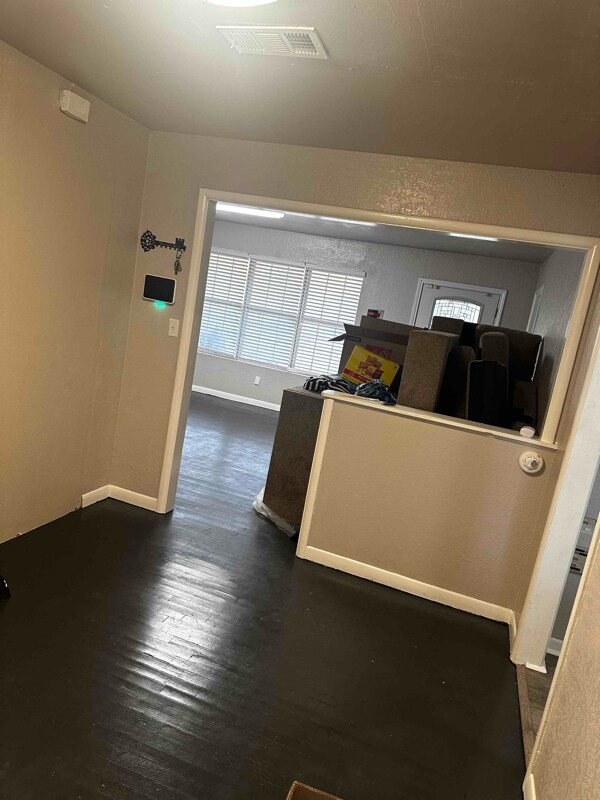 Building Photo - 1912 S Jordan Ave