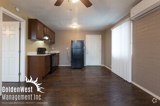 Building Photo - Charming 1Bdm 1Ba Apartment in Pineview Me...
