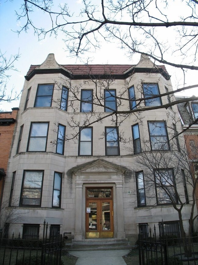 Building Photo - 1417 W. Belle Plaine